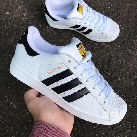 Livestock Animals, Adidas Super Star, Adidas White Shoes, Adidas Super, Super Star, Adidas Superstar Sneaker, Shoes White, Adidas Shoes, Nice Shoes