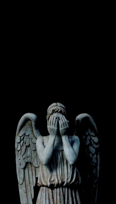 Statue Wallpaper, Dark Angel Wallpaper, Bad Halloween Costumes, Iphone Wallpaper Ocean, Dragon Wallpaper Iphone, Weeping Angel, Angel Wallpaper, Angel Sculpture, Greek Sculpture