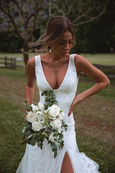 Country Style Wedding Dresses, Lace Made, Lace Wedding Gown, Grace Love, Grace Loves Lace, Dream Wedding Ideas Dresses, Cute Wedding Ideas, Wedding Gowns Lace, Casual Wedding