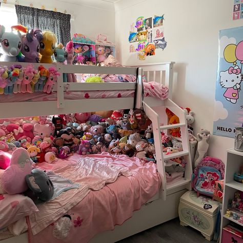 Age Reggresion Room, Kid Core Room, 2010 Room, My Little Pony Bedroom, Kawaii Rooms, 2000s Room, Scene Room, Hello Kitty Rooms, Room Redesign