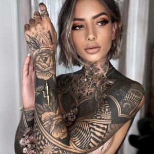 Mujeres Tattoo, Tattoed Women, Full Body Tattoo, Tattoed Girls, Top Tattoos, Hot Tattoos, Female Tattoo, Dope Tattoos, Beauty Tattoos