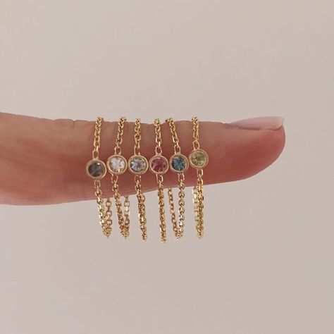 Kelly Bello® on Instagram: “A taste of the rainbow | Birthstone Bezel Chain Ring . . #ringstack #rings #ring #ringparty #jewelry #finejewelry #mrs #birthstonejewelry…” Chain Ring Diy, Black Ring Set, Jewlery Rings, Chain Ring Gold, Rock Rings, Chain Rings, Magical Jewelry, Brighton Jewelry, Color Stone