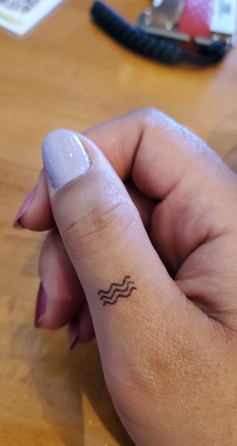 Finger Wave Tattoo, Wave Finger Tattoo, Tattoo Finger, Finger Wave, Wave Tattoo, Finger Waves, Finger Tattoo, Waves Tattoo, Finger Tattoos