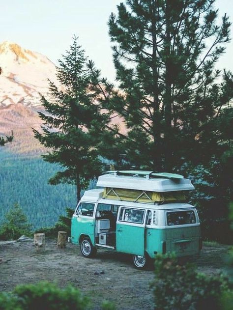 Van Life Aesthetic, Caravan Vintage, Kombi Motorhome, Kombi Home, Combi Volkswagen, Journal Bullet, Vintage Caravans, Hippie Van, Travel Van