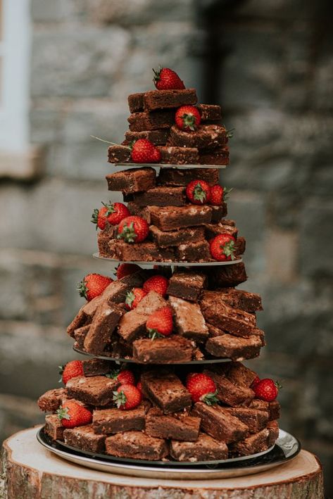 Inside My Wedding: NI couple's big day at Tullyveery House - Belfast Live Chocolate Brownie Wedding Cake, Assorted Wedding Desserts, Home Wedding Food Ideas, Dessert Wedding Cake, Chocolate Strawberries Wedding, Brownies Wedding Cake, Creative Wedding Desserts, Brownie Tower Wedding, Wedding Food Display Ideas