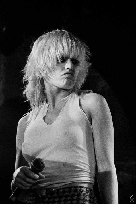 Debbie Harry 70s, Music Documentary, Amy Taylor, Judas Lady Gaga, Deborah Harry Blondie, Deborah Harry, Blondie Debbie Harry, Riot Grrrl, Female Musicians