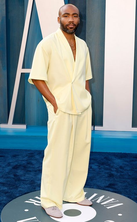 Oscar Men Outfit, Film Premiere Outfit Men, Best Male Red Carpet Looks, Donald Glover Red Carpet, Oscars Men Outfit, Oscar’s Party Outfit, Wedding After Party Outfit Men, Oscar Outfits Men, Mens Fashion Red Carpet