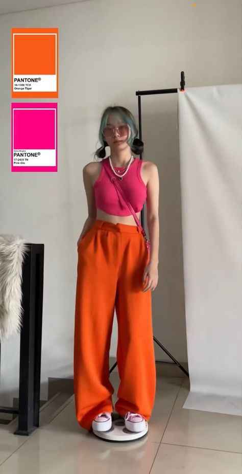 Contrast Outfit, Color Outfits, Colour Combinations Fashion, Color Combos Outfit, Color Blocking Outfits, Orange Pants, Color Combinations For Clothes, Fashionista Clothes, Outfit Combinations