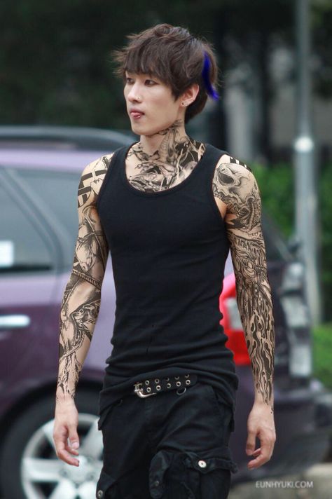 Punk Style Tattoo, Guys With Tattoos, Punk Guy, Punk Guys, Japanese Tattoos For Men, Tattoo Japanese Style, Punk Tattoo, Japanese Dragon Tattoo, Clever Tattoos