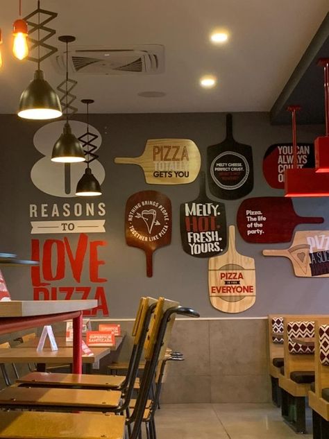 Fastfood Interior Design Ideas, Fastfood Restaurant Interior, Pizza Restaurant Design Interior Ideas, Pizzaria Decor, Pizza Shop Interior, Pizza Menu Design, Pizzeria Design, Pizza Store, Small Restaurant Design