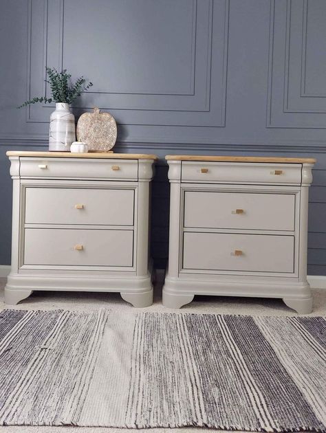 Painted Night Stands Night Table Paint Ideas, Night Stand Painting Ideas, Night Stand Flip, Refinished Night Stand Ideas, Painted Nightstand Ideas, Night Tables Bedroom, Night Stand Makeover, Refurbished Dresser, Nightstand Makeover