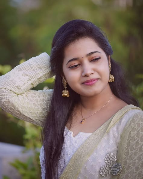 TAMIL PONNU BEAUTIFUL GIRL TAMIL GIRLS Tamil Girls Dp, Amman Images, Tamil Ponnu, Anjali Arora, Beautiful Eyes Images, Beauty Crush, Beautiful Blonde Hair, Tamil Girls, Beauty Smile