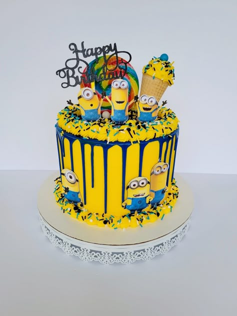 Minion Birthday Party Food Ideas, Minions Bday Cake, Minion Drip Cake, Despicable Me 4 Birthday, Simple Minion Cake, Minons Birthday Cake, Diy Minion Cake, Minion Birthday Cake Buttercream, Despicable Me Birthday Cake