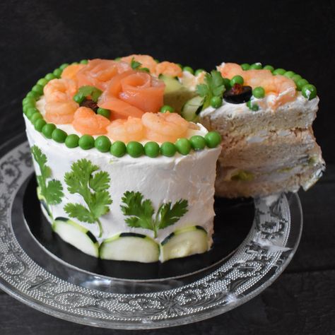 Sandwich Cake Recipe, Sandwich Cake Ideas, Tea Sandwich Cake, Smorgastarta Recipe, Swedish Appetizers, Swedish Cake Recipes, Swedish Cake, Sandwich Cakes Savory, Sandwich Cake Decoration