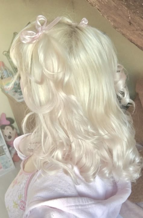 Coquette Hair, Light Blonde Hair, Dyed Hair Inspiration, Pretty Hair Color, Hair Stylies, Long Blonde, Dye My Hair, Hair Reference, Hair Inspiration Color