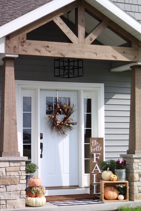 Our Fall front porch features modern pumpkins, an apple crate turned on it's side, an antique metal fishing bucket sprouting fall flowers, chippy classic urn planters, and small mums. I added a buffalo check mat in front of our welcome doormat and a twiggy fall wreath. My favorite addition is my "Oh, Hello Fall" sign. Small Front Porches Designs, Farmhouse Front Porch Decorating, Farmhouse Front Porch Decor, Front Porch Remodel, Craftsman Porch, Veranda Design, Fall Front Porch Ideas, Porch Remodel, Colors Combinations