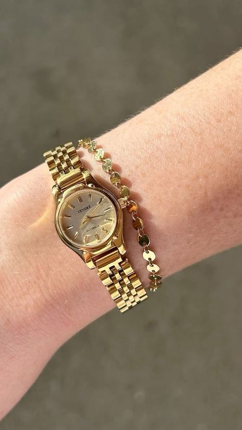 Aesthetic Women Watch, Gold Womens Watches, Cute Gold Watch, Gold Women’s Watch, Vintage Women Watch, Watch Stacked With Bracelets, Gold Watch Aesthetic, Aesthetic Watches For Women, Elegant Watches Women Classy