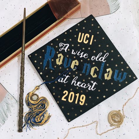 Harry Potter Graduation Cap, Caps Decoration, Hogwarts Graduation, Grad Cap Decoration, Hogwarts Ravenclaw, Funny Graduation Caps, Creative Graduation Caps, Uc Irvine, Grad Cap Decorated