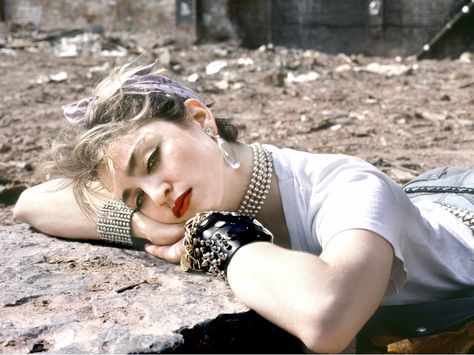 Her overt sexuality… | These Photos Of Madonna In Her Prime Are Unreal Madonna Magazine, Madonna Songs, 80s Madonna, Madonna Pictures, Divas Pop, Madonna 80s, Madonna Photos, 80s Photos, Mazzy Star