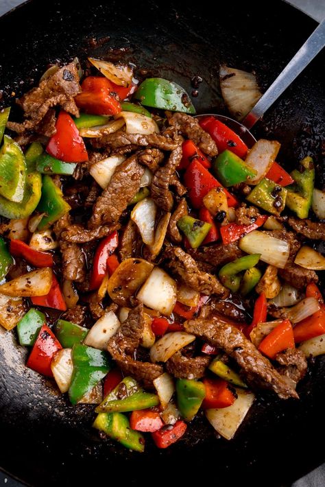 Black Bean Beef, Beef In Black Bean Sauce, Black Bean Sauce Recipe, Pepper Steak Stir Fry, Black Pepper Beef, Kitchen Sanctuary, Steak Stir Fry, Beef Stir Fry Recipes, Black Bean Recipes