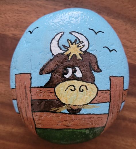 Cow Rock Painting Ideas, Cow Rock Painting, Dog Painted Rocks, Cowboy Painted Rocks, Cow Print Rock Painting, Cow Painted Rock, Cow Painted Rocks Ideas, Cows Painted On Rocks, Painted Rocks Farm Animals