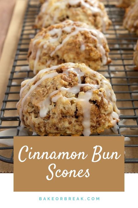 Scones Recipe Easy, Homemade Scones, Cinnamon Pecans, Quaker Oats, Breakfast Sweets, Scones Recipe, Cinnamon Bun, Oreo Dessert, Scone Recipe