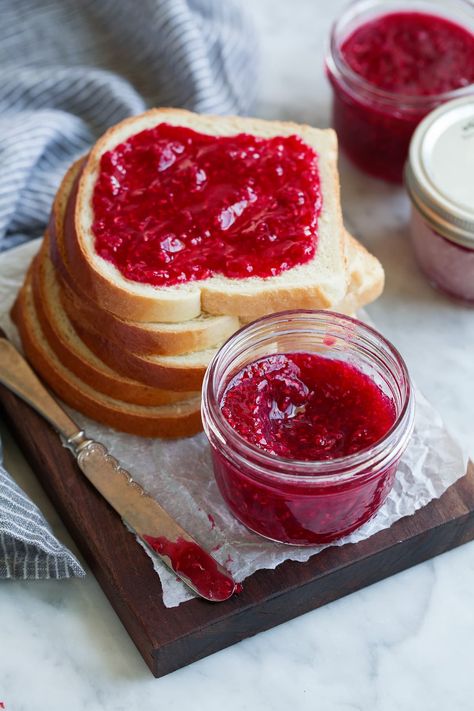 Raspberry Freezer Jam, Homemade Preserves, Raspberry Jam Recipe, Freezer Jam Recipes, Vanilla Ice Cream Recipe, Freezer Jam, Raspberry Recipes, Homemade Dinner Rolls, Jello Recipes