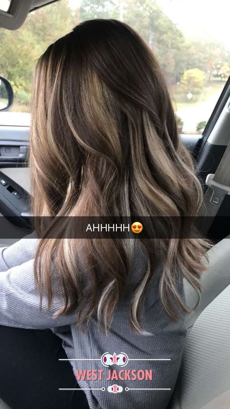 Brown Hair Balayage, Winter Hair Color, Hair Color Highlights, Hair Color Balayage, Winter Hairstyles, Hair Color Trends, Brown Hair Colors, Brunette Hair, Beach Waves