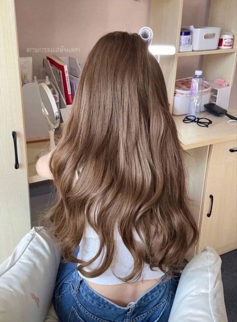 Dusty Brown Hair, Korean Hair Color Ideas, Pretty Hair Cuts, Bombshell Hair, Beige Hair, Korean Hair Color, Inspo Hair, Honey Brown Hair, Brown Hair Looks