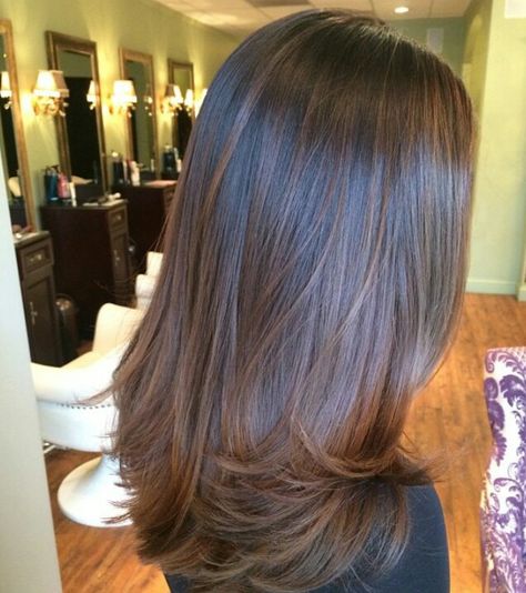 Visos Brown Hair Shades, Long Face Hairstyles, Brown Hair Balayage, Long Brown Hair, Brown Blonde Hair, Trending Hairstyles, Light Brown Hair, Brown Hair Colors, Brunette Hair Color