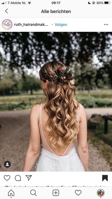 Half Up Flower Hair, Woodsy Wedding Hairstyles, Wedding Hairstyles Half Up Half Down With Flowers, Boho Hairstyles Wedding, Wedding Hair With Flowers, Wedding Hairstyles With Flowers, Flowers Bridal Hair, Bridal Hair Half Up, Half Up Wedding