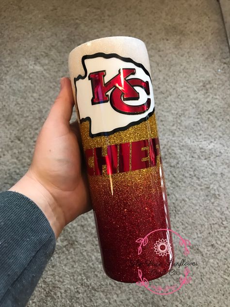 Diy Chiefs Gifts, Kc Chiefs Tumbler Cups, Kansas City Chiefs Tumbler Cups, Kansas City Tumbler Cups, Kc Chiefs Tumbler Ideas, Chiefs Tumbler Ideas, Chiefs Tumbler Cups, Football Tumbler Ideas, Nfl Tumblers