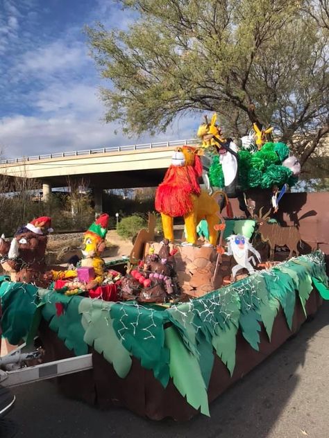 Parade Ideas, Boat Parade, Hungry Hippos, Christmas Float, Parade Float, Art Club, Lion King, Float, Lion