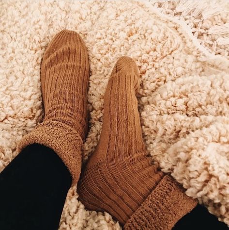 Fall Vsco, Socks Aesthetic, Urban Outfitters Jeans, Cozy Aesthetic, Fuzzy Socks, Aesthetic Fall, Fall Inspo, Vsco Girl, Cozy Socks