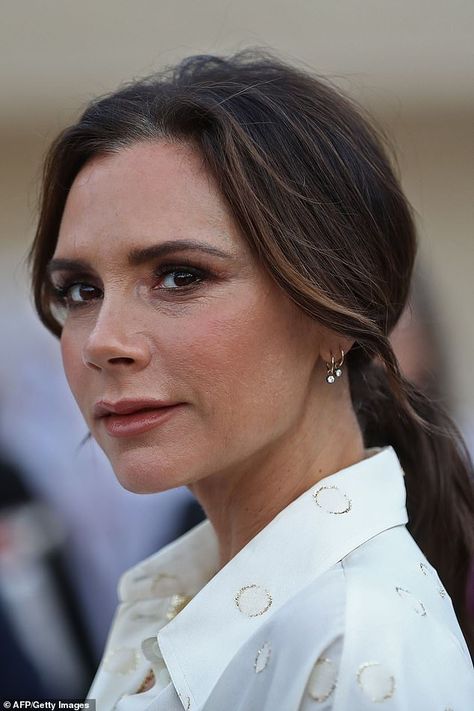 Victoria beckham makeup