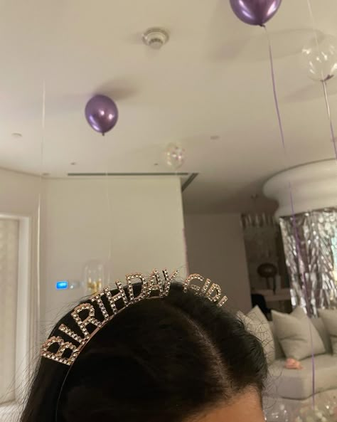 Birthday Photo Instagram, Happy Birthday Photo Ideas, Birthday Party Ideas 16, Birthday Inspo Pics, Birthday Girl Aesthetic, 23 Bday, 17 Doğum Günü, Birthday 17, Birthday Party Video