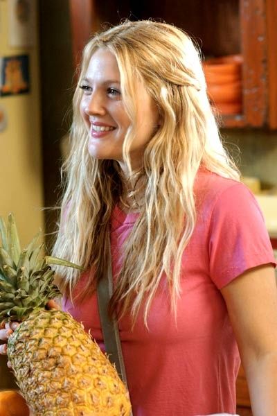 Beautiful Drew Barrymore, Lucy 50 First Dates, Drew Barrymore 50 First Dates, Barrymore Family, Drew Barrymore 90s, Drew Barrymore Style, Dolores Costello, 50 First Dates, 90s Grunge Hair