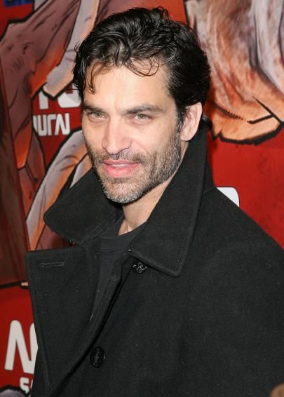 Johnathon Schaech reprises his role as Kit in The Forsaken.  Kit is a vampire, he is the member of the vampires. Vampire William Beckett, John Carpenter's Vampires, Vampires Everywhere, Johnathon Schaech, William Beckett Vampire, Interview With A Vampire 1994, Male Celebrity, John Carpenter, Aiden Turner