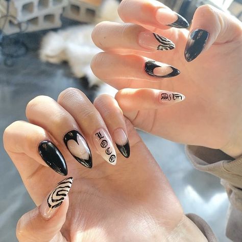 Itzy Yeji Loco, Idol Nails, Fake Nails Designs, Asian Nails, Hello Nails, Anime Nails, Grunge Nails, Pretty Gel Nails, Soft Nails