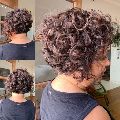 Curly Hair Stacked In Back, Short Curly Stacked Bob Hairstyles, Inverted Bob Naturally Curly Hair, Curly Stacked Hair, Short Stacked Curly Hair, Curly Bob Hairstyles 2023, Short Curly Inverted Bob Hairstyles, Curly Stacked Bobs Medium, Curly Hair Stacked Bob