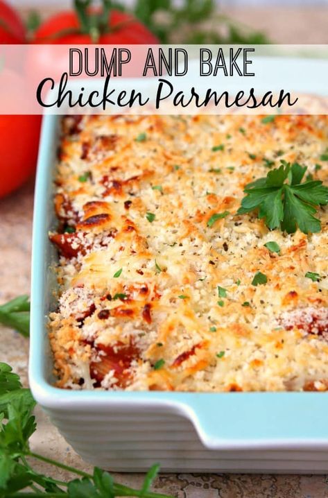 Dump And Bake Chicken, Dump And Bake, Chicken Parmesan Recipe Baked, Parmesan Casserole, Chicken Parmesan Casserole, Bake Chicken, Baked Chicken Parmesan, God Mat, Dinner Food