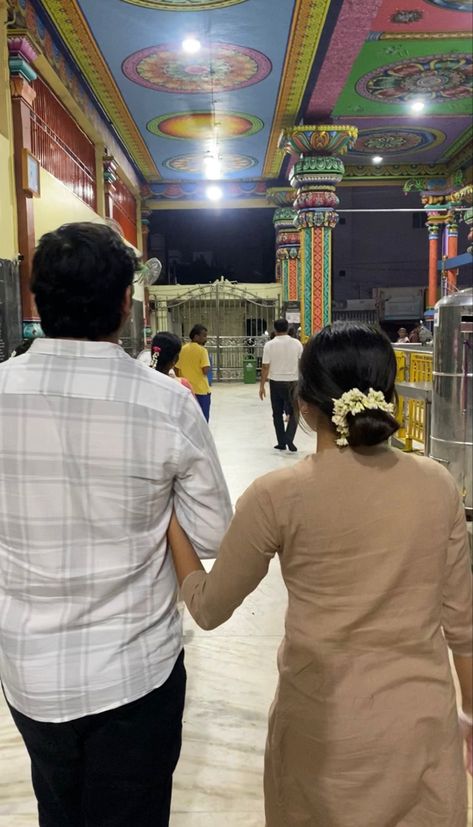 Temple Date Aesthetic Couple, Love Couple Images Hd, Desi Love, Couples Vibe, Couple Picture Poses, Best Poses For Pictures, Couple Photoshoot Poses, Instagram Ideas Photography, Cute Couple Selfies