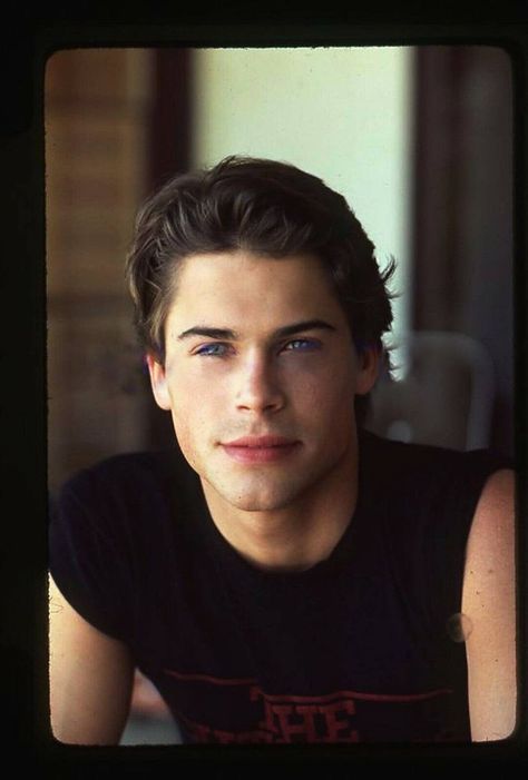 Rob Lowe Wallpaper, Rob Lowe 80s, Lowes Wallpaper, Chad Lowe, Sodapop Curtis, Leah Fish, Brat Pack, Hottest Guys, 80s Men