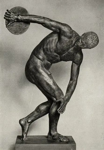 Discus Thrower, Metal Statue, Ancient Greek Sculpture, Famous Sculptures, Istoria Artei, Classic Sculpture, Greek Statues, Ancient Greek Art, Classical Period