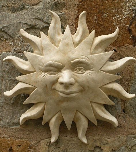 Sun Face Art, Moon Faces, Garden Wall Plaque, Carillons Diy, Ceramic Sun, Sun Wall Art, Smiling Sun, Afrique Art, Sun Face