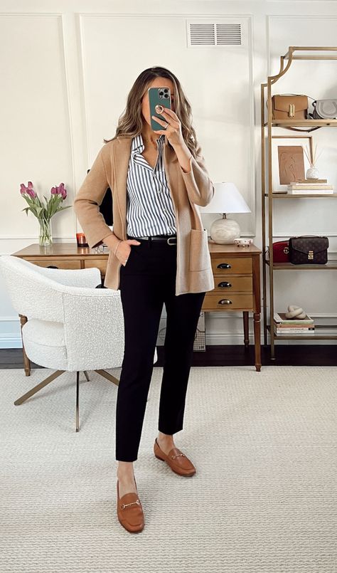 Five Office Outfit Ideas with Black Ankle Pants - Lilly Style Women’s Dress Pants Outfits, Fall Conference Outfits, Women’s Office Wear, Women’s Work Clothes, Women Job Interview Outfits, Professional Conference Outfits Women, Women’s Work Fashion, Women’s Work Wear, Florida Business Casual Women