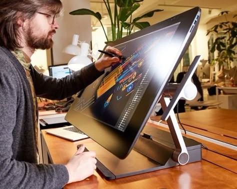 Cintiq Workspace, Gadget Tecnologici, Digital Drawing Tablet, Drawing Desk, Art Studio Design, Video Game Rooms, Wacom Cintiq, Wacom Tablet, Work Room