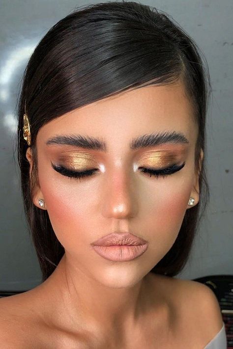 Goddess Makeup, Make Up Gold, Wedding Hairstyles And Makeup, Gold Eyeshadow, Braut Make-up, Wedding Makeup Artist, Makijaż Smokey Eye, Gold Makeup, Glamour Makeup