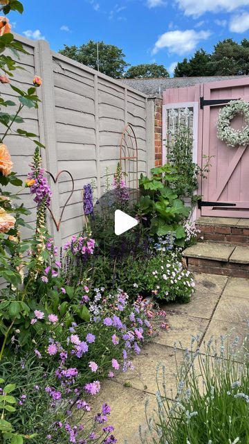 Emily Young on Instagram: "How we transformed our little cottage garden fast! 🌸

These are a few things we did to transform our garden space and create big impact🩷. 
I found lots of perennial flowers I knew would grow back each year and some that would spread.
So I hope this helps! Lots of them do survive in pots too if you don’t have many borders or flowers beds to plant them up in! 🩵. 
Any questions just let me know 😊." Cottage Garden In Pots, Small Wild Garden, Cottage Garden Fence Ideas, Cottage Garden Bed, Small Garden Uk, Cottage Garden Border, Acorn Cottage, Small Backyard Ponds, Cottage Garden Borders