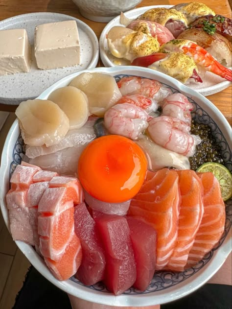 Aesthetic Sushi, Sushi And Sashimi, Better Gut Health, Foreign Food, Yummy Comfort Food, Japan Food, Food Is Fuel, Food Obsession, Beautiful Food